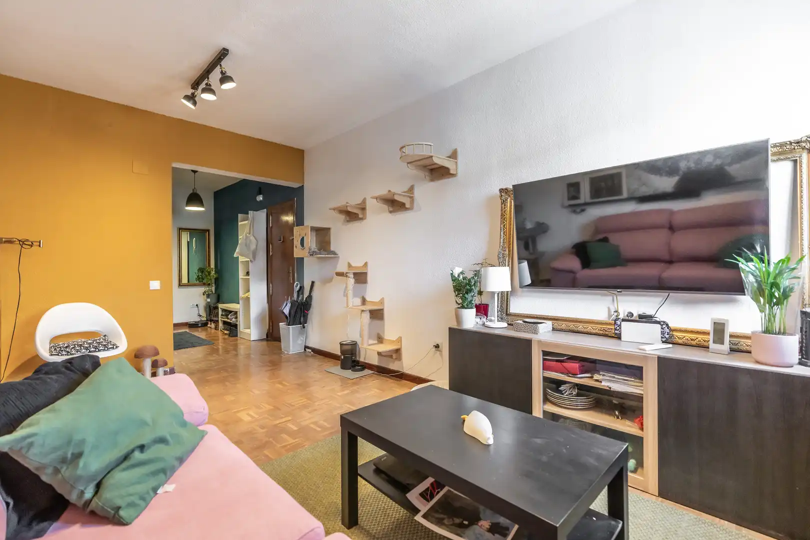 Living room of Flat for sale in Madrid  with Heating