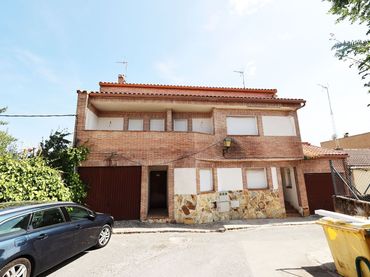 Casa con jardín en venta en Cadalso de los Vidrios