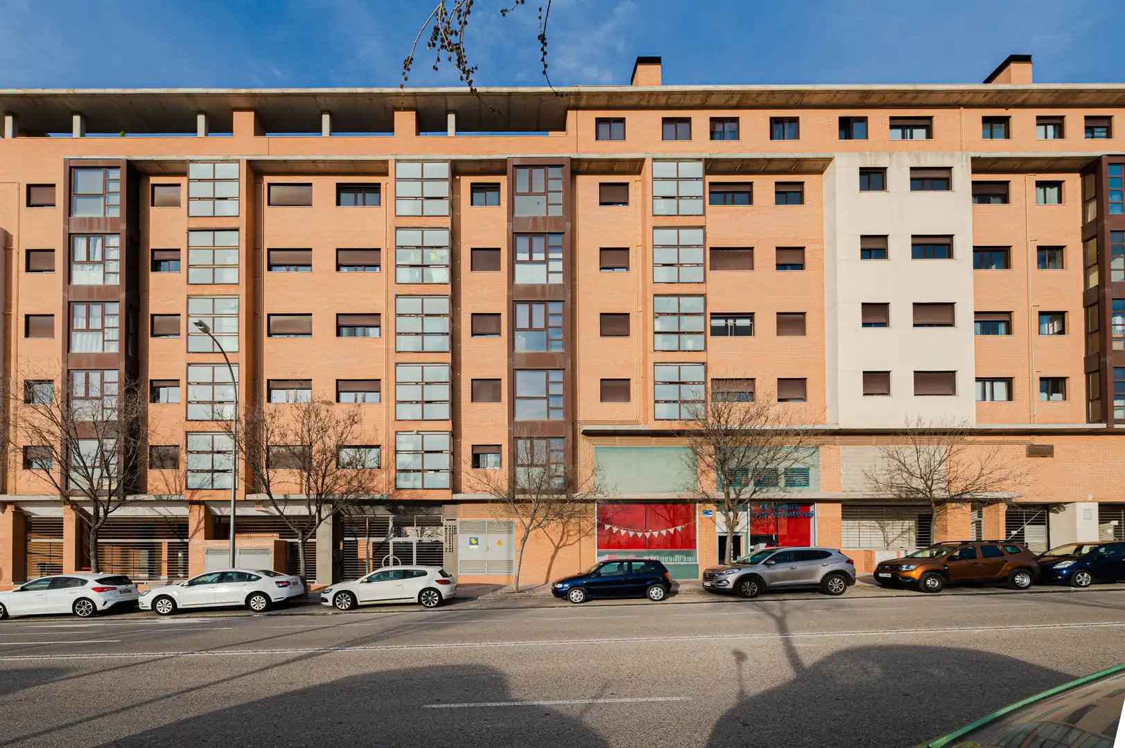 Vista exterior de Estudi en venda en Madrid amb Aire condicionat, Terrassa i Traster
