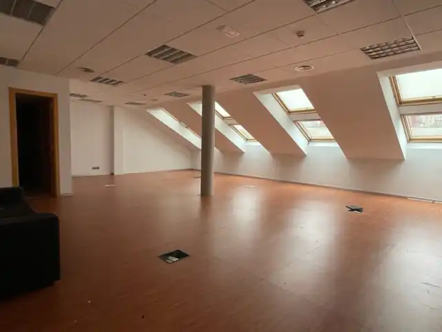 Büro zur Miete in Calle Río Danubio, 1, Alisal - San Román