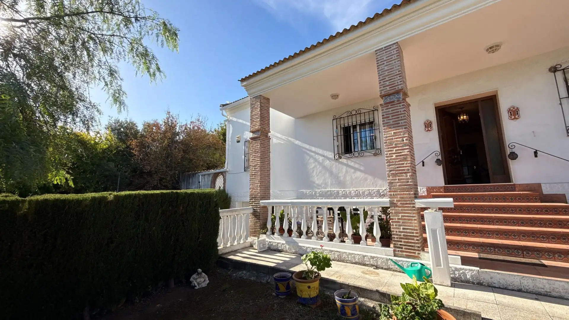 Vista exterior de Finca rústica en venda en Alhaurín de la Torre amb Aire condicionat, Traster i Piscina