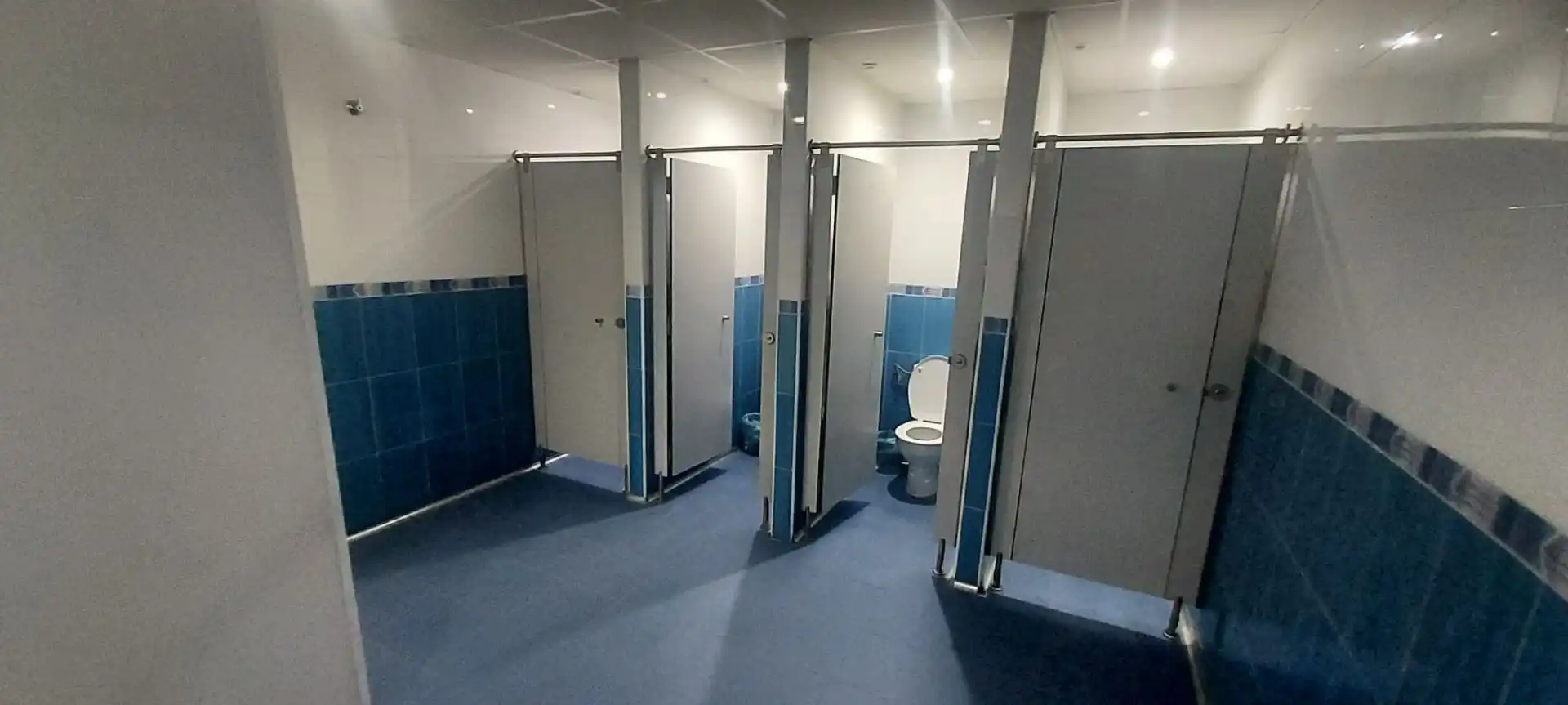 Badezimmer von Fabrikhallen zur Miete in Puerto del Rosario