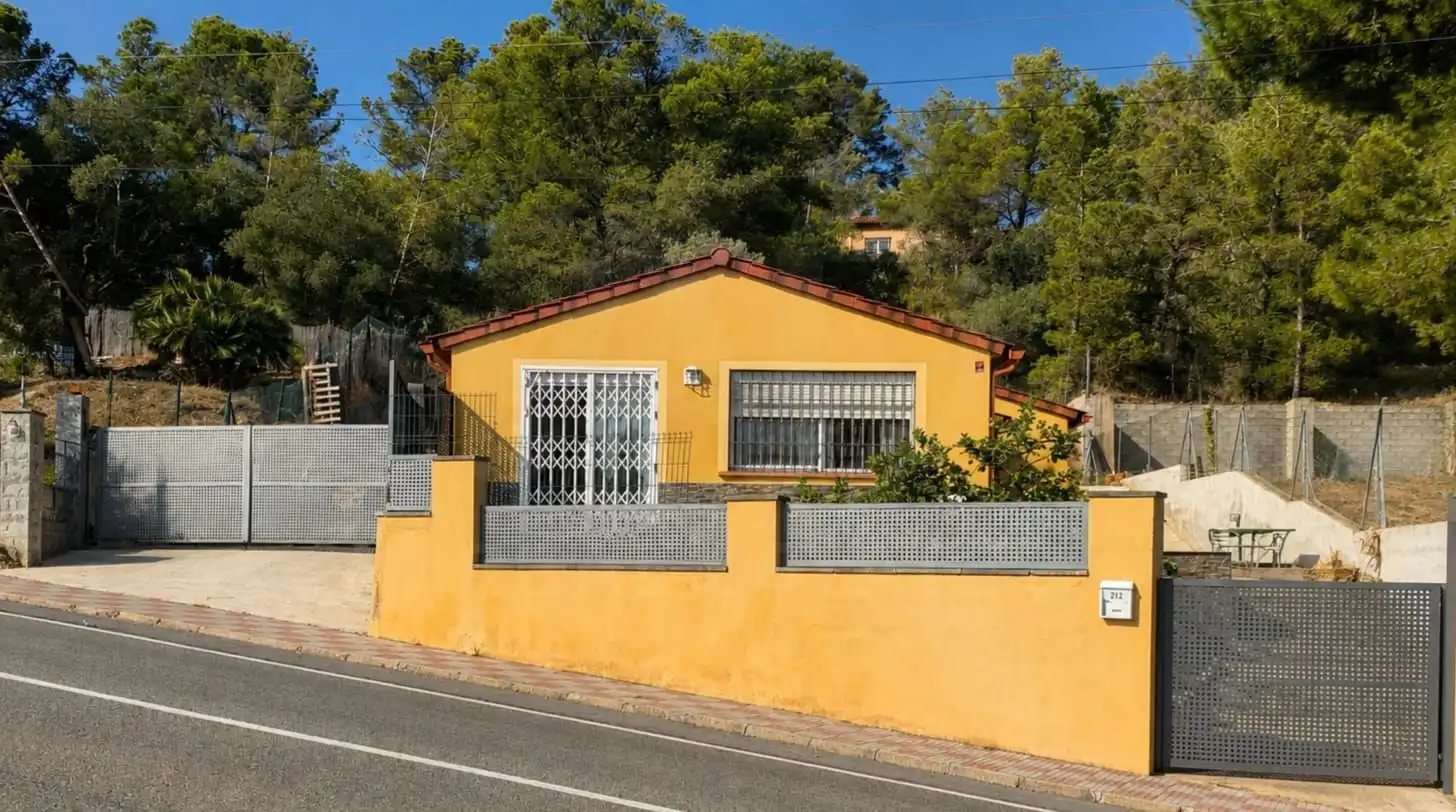 Vista exterior de Casa o xalet en venda en Riudecanyes amb Calefacció i Terrassa