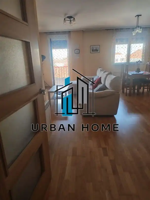 Vista exterior de Dúplex en venta en San Andrés del Rabanedo con Calefacción, Trastero y Balcón