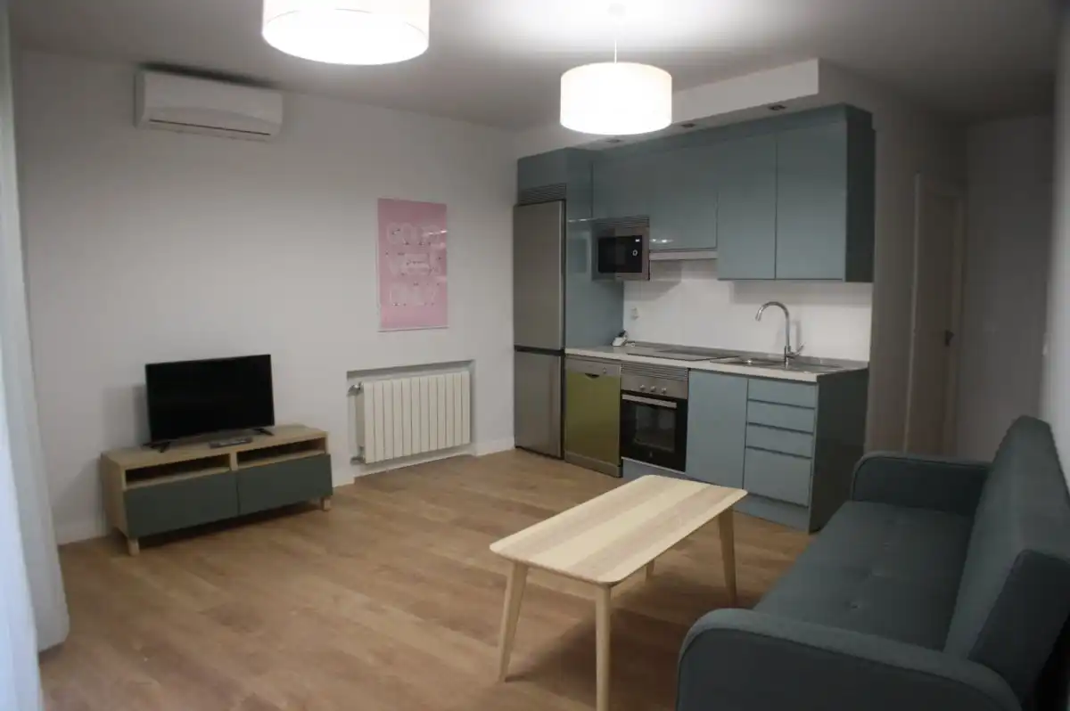 Wohnzimmer von Wohnung zur Miete in Plasencia mit Heizung, Möbliert und Balkon