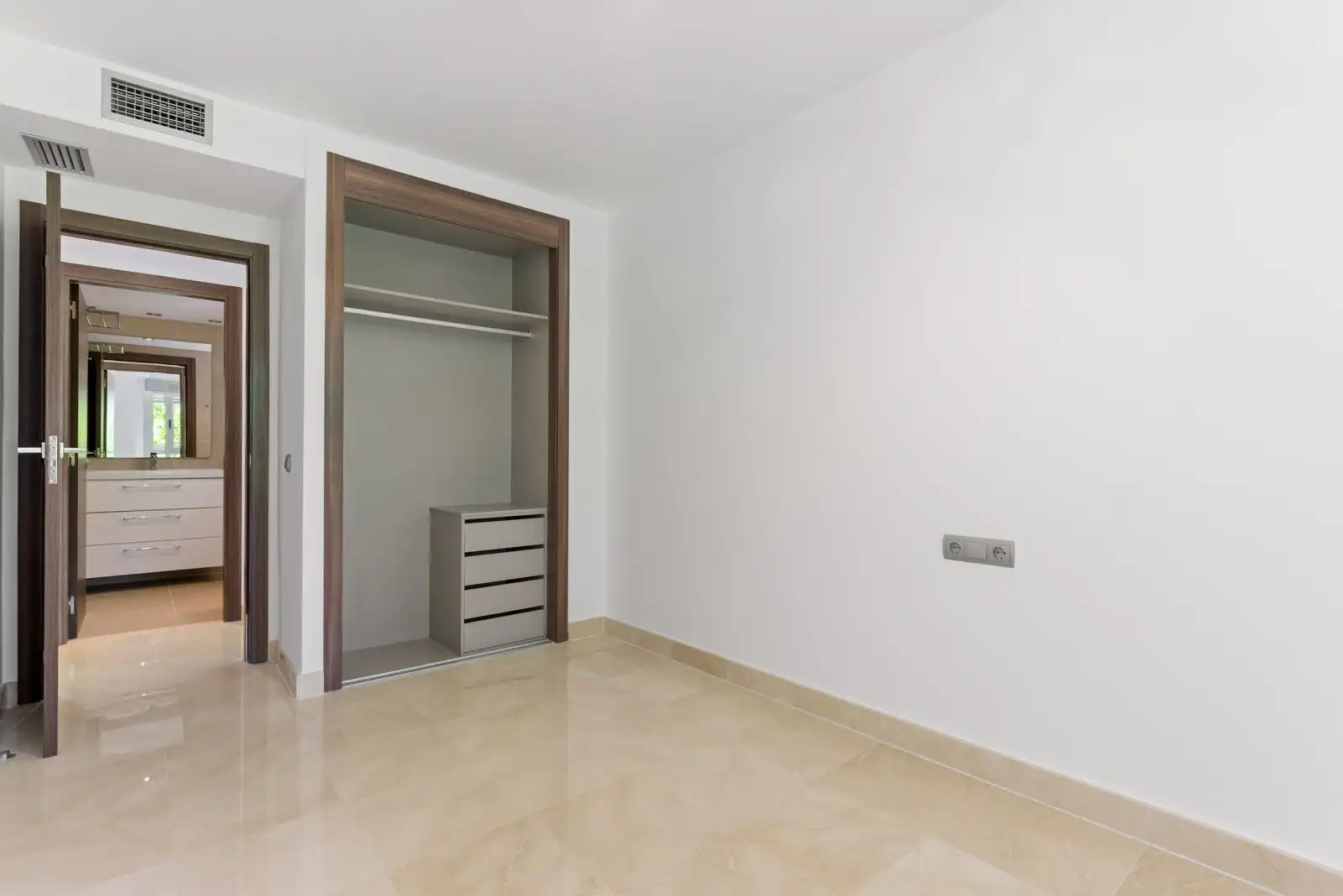 Piso con piscina en venta en Calle Castilla s/n, imagen 13