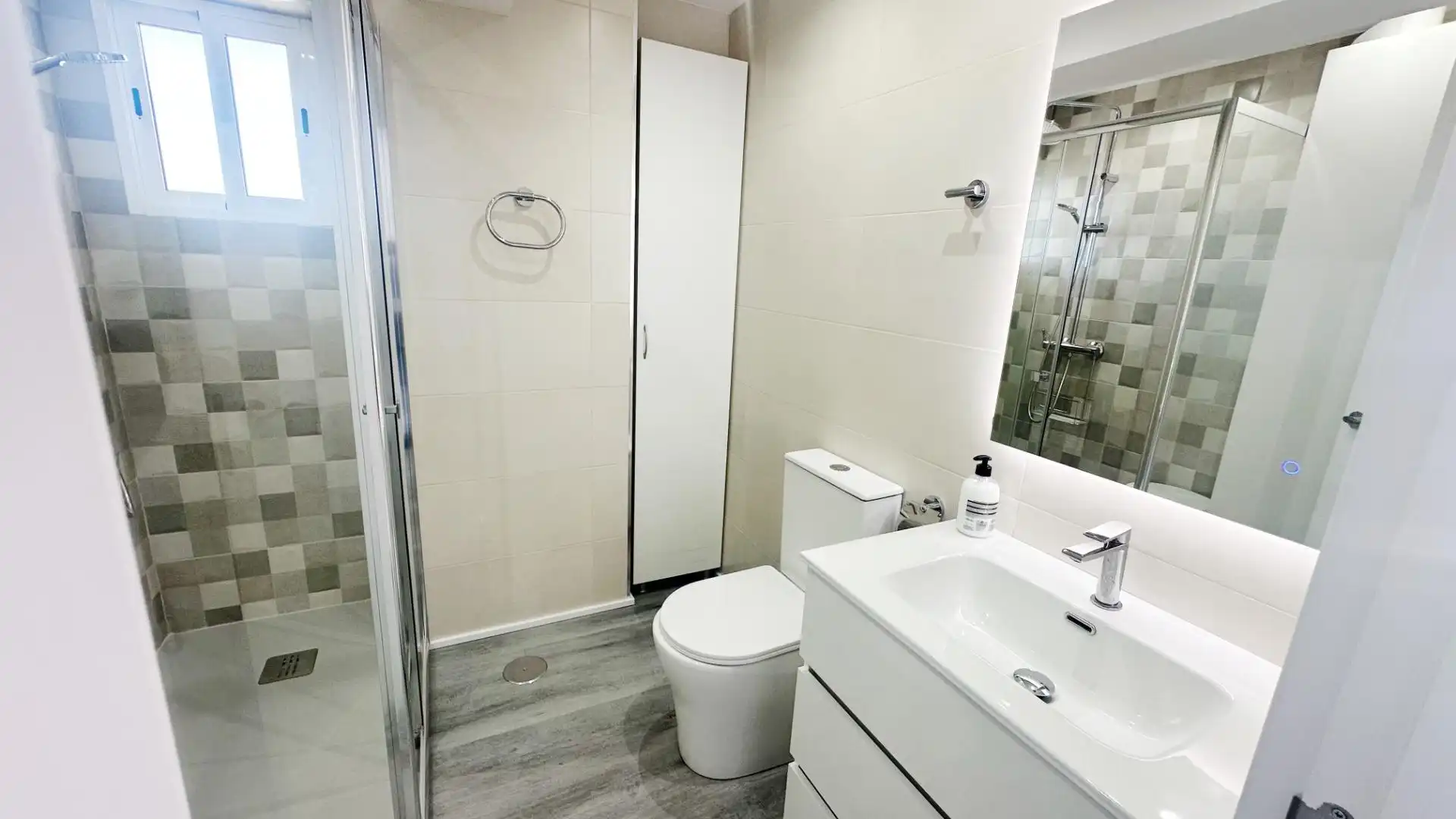 Bathroom of Apartments for rent in El Campello  with Air Conditioner, Heating and Terrace