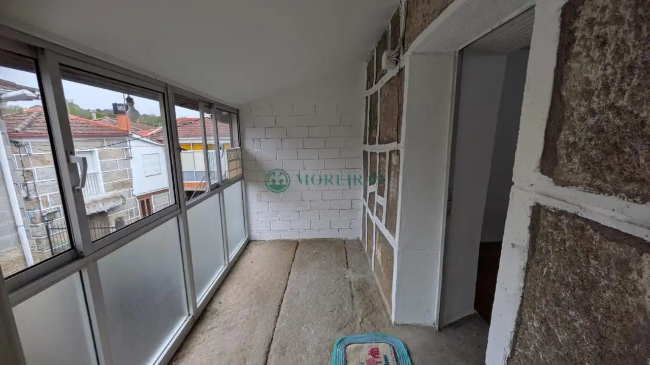 Terrassa de Casa o xalet en venda en San Cibrao das Viñas amb Jardí privat