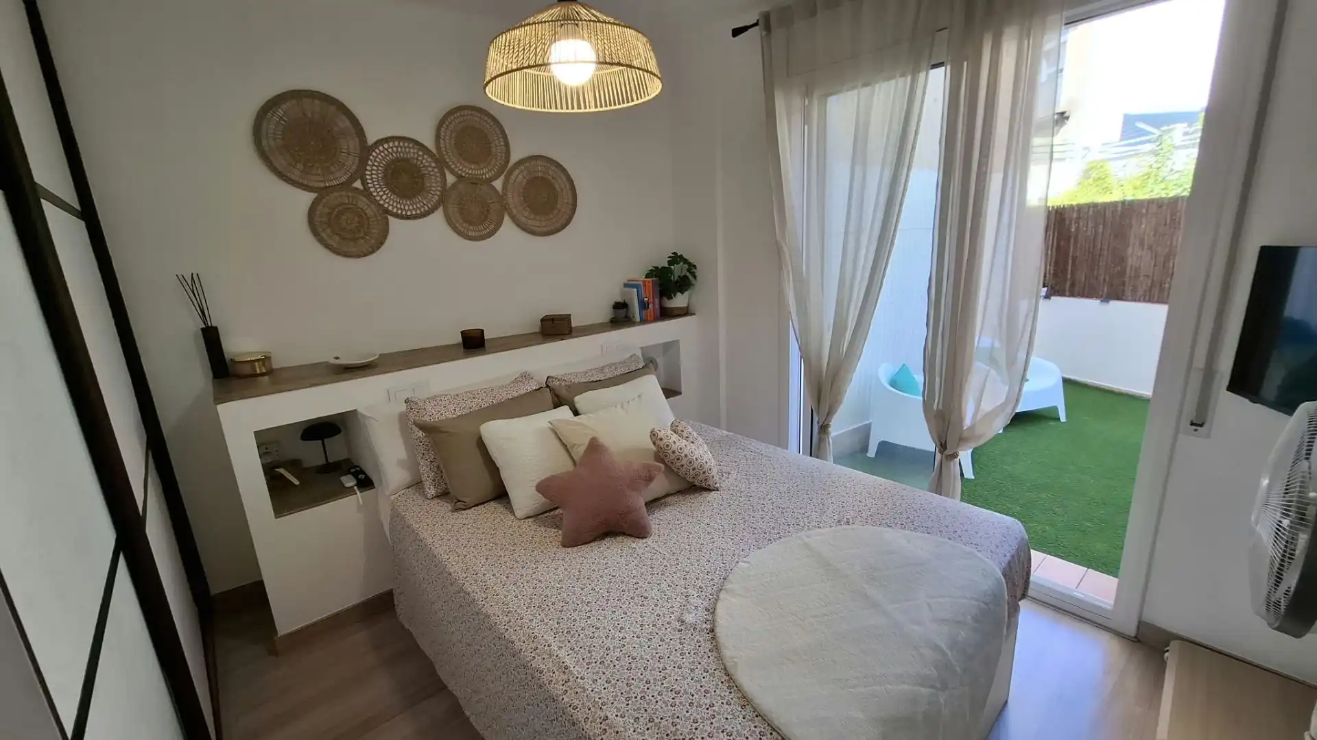 Bedroom of Flat for sale in Vallirana  with Air Conditioner, Heating and Terrace