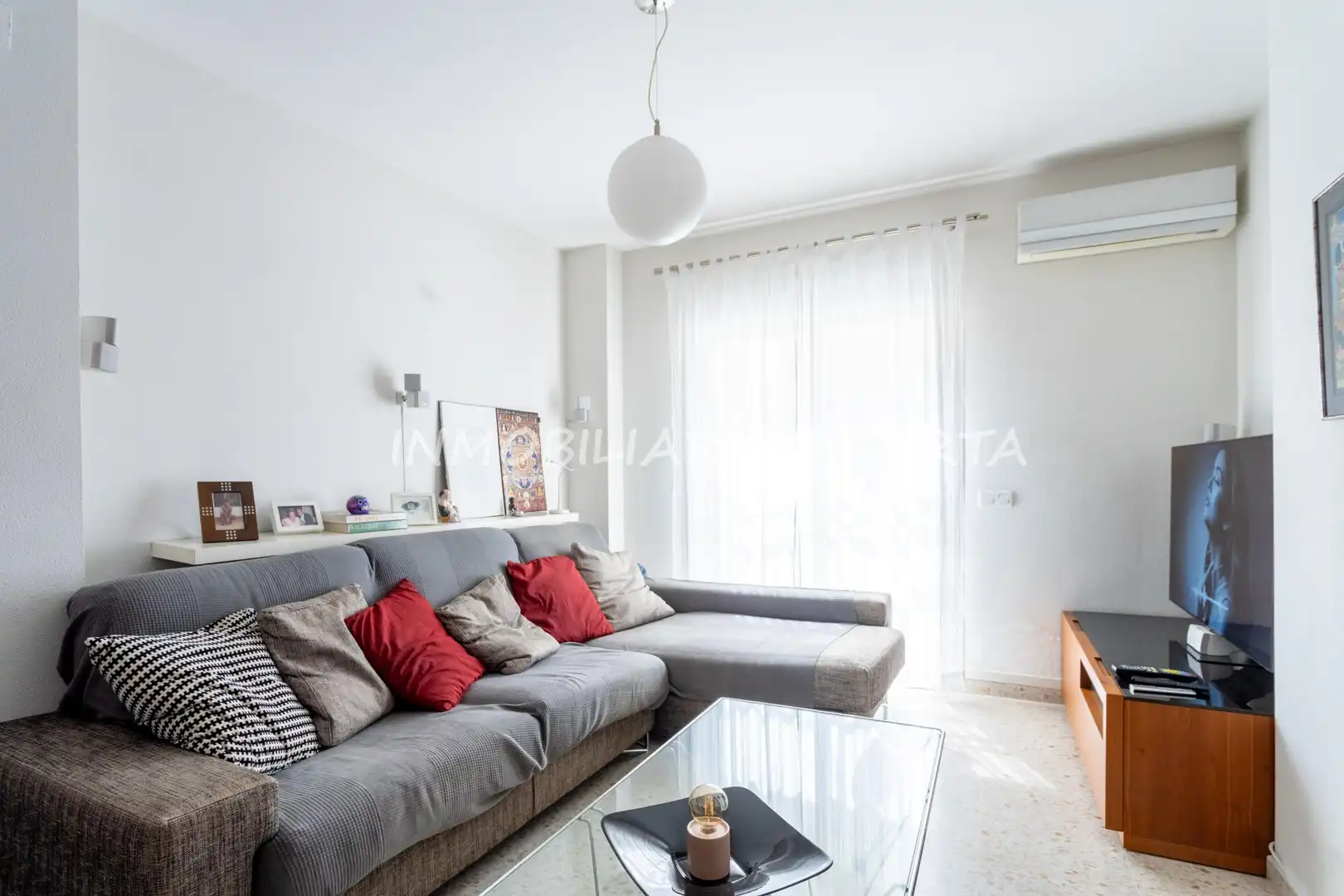 Living room of Detached homes for sale in Bollullos de la Mitación  with Air Conditioner, Terrace and Oven