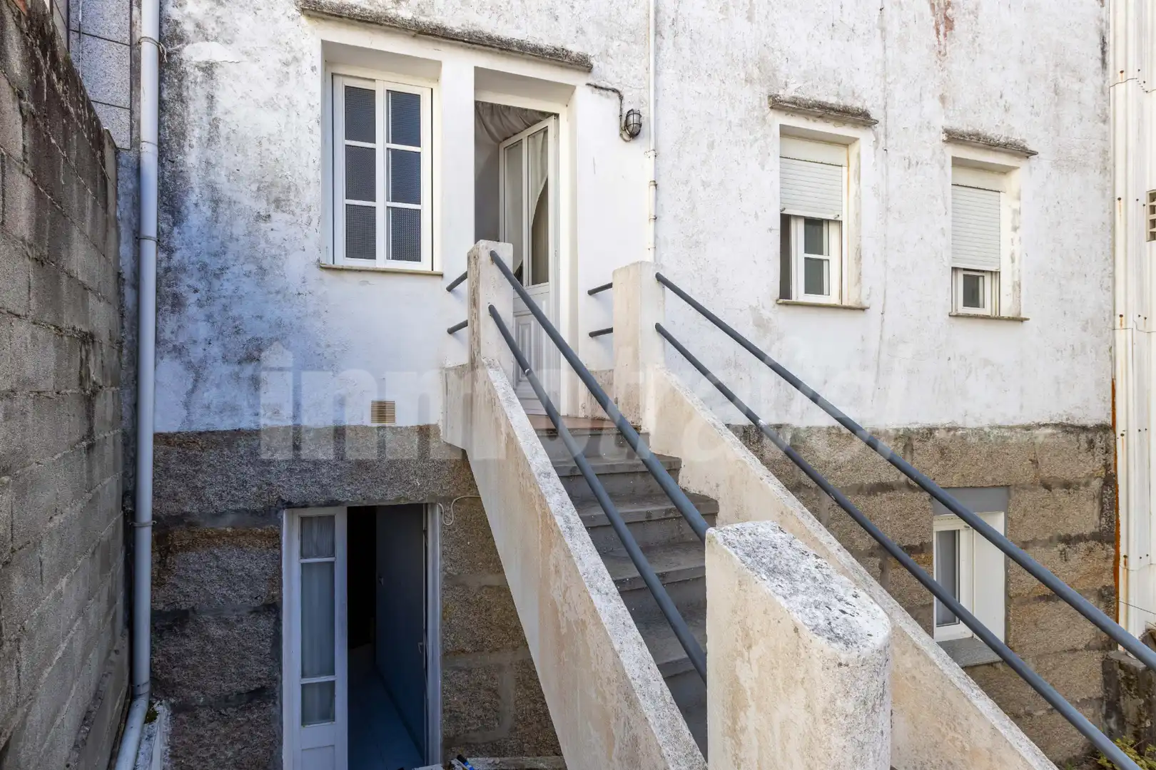 Vista exterior de Casa adosada en venda en Sanxenxo amb Terrassa, Moblat i Forn