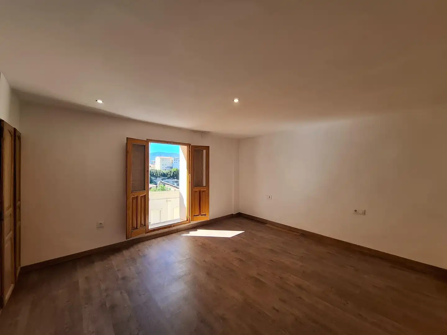 Sala d'estar de Casa adosada en venda en Ontinyent