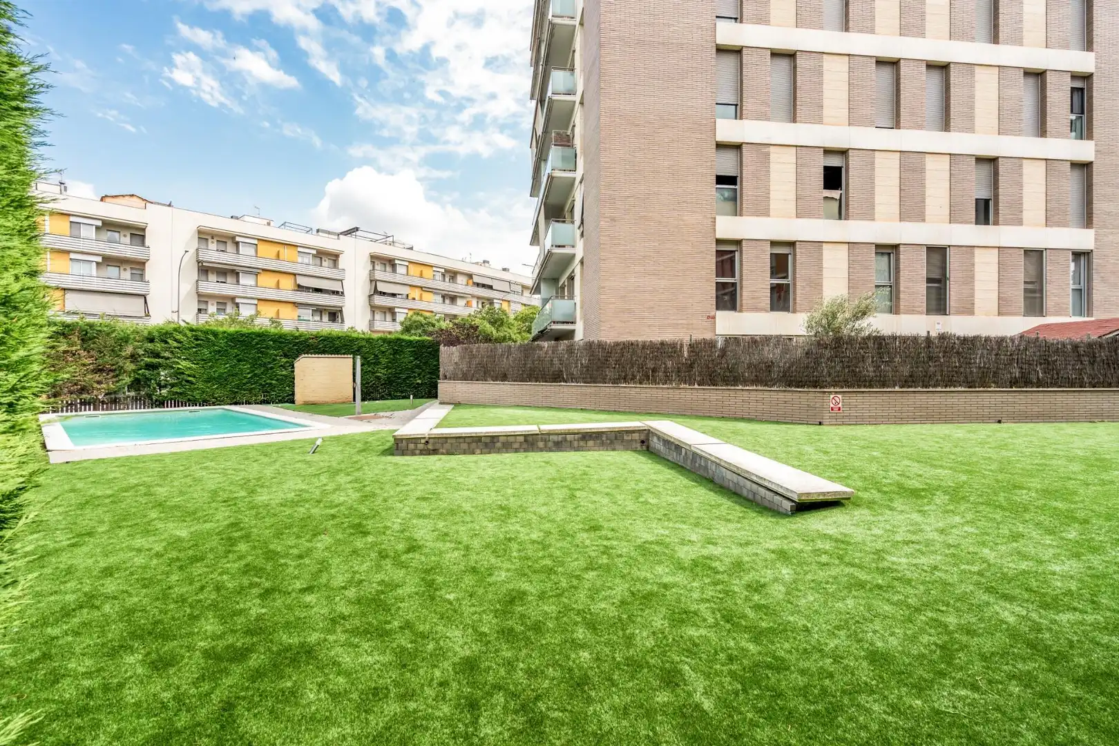 Schwimmbecken von Wohnung zum Verkauf in Montcada i Reixac mit Klimaanlage, Heizung und Parkett