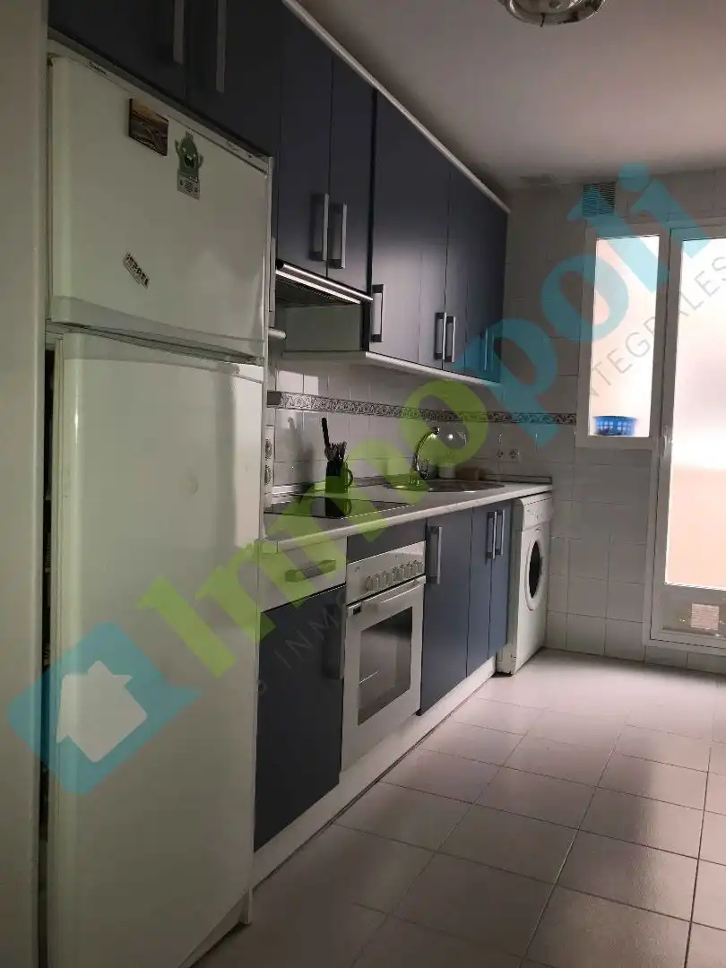 Cuina de Apartament de lloguer en Badajoz amb Aire condicionat, Calefacció i Jardí privat