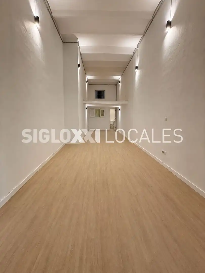 Local de lloguer en Eixample