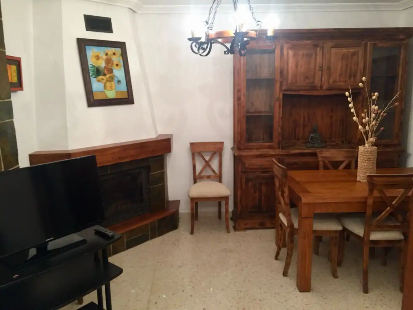 Menjador de Casa adosada de lloguer en Algeciras amb Aire condicionat, Traster i Moblat