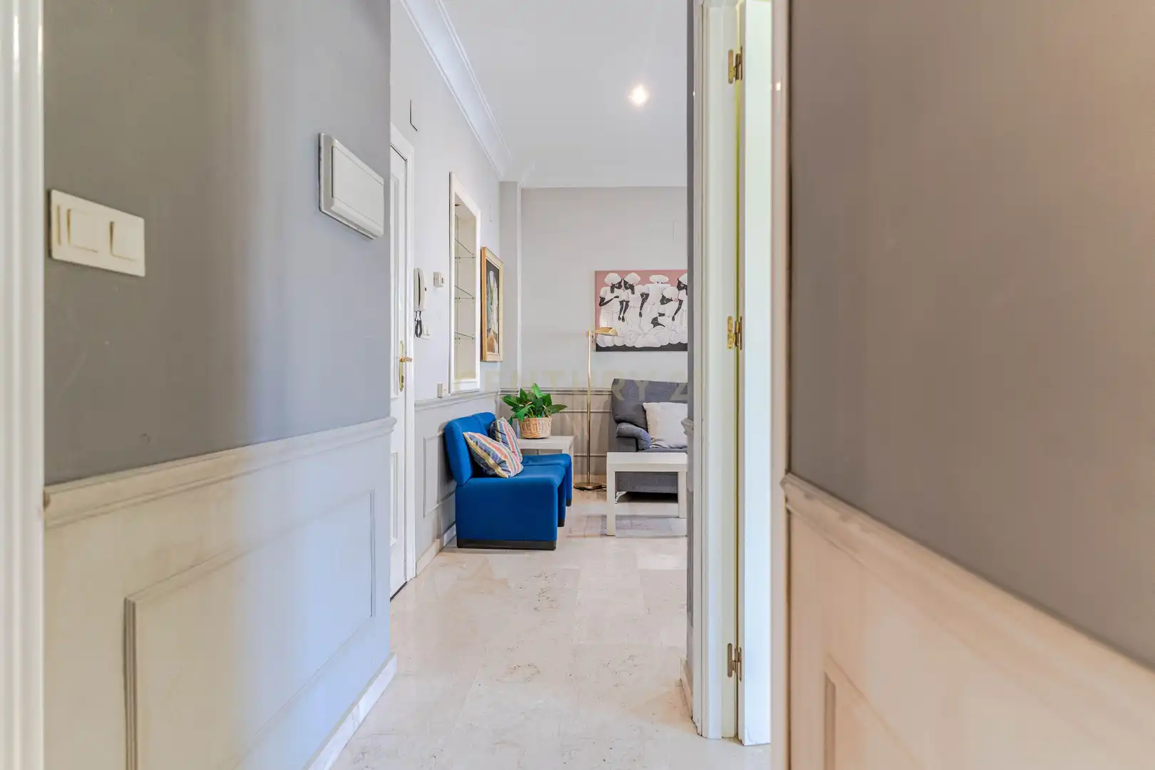 Flat for sale in Granada  with Air Conditioner