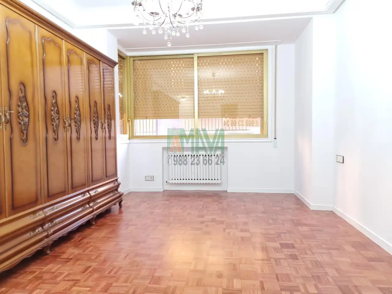 Dormitori de Pis de lloguer en Ourense Capital  amb Calefacció, Parquet i Traster