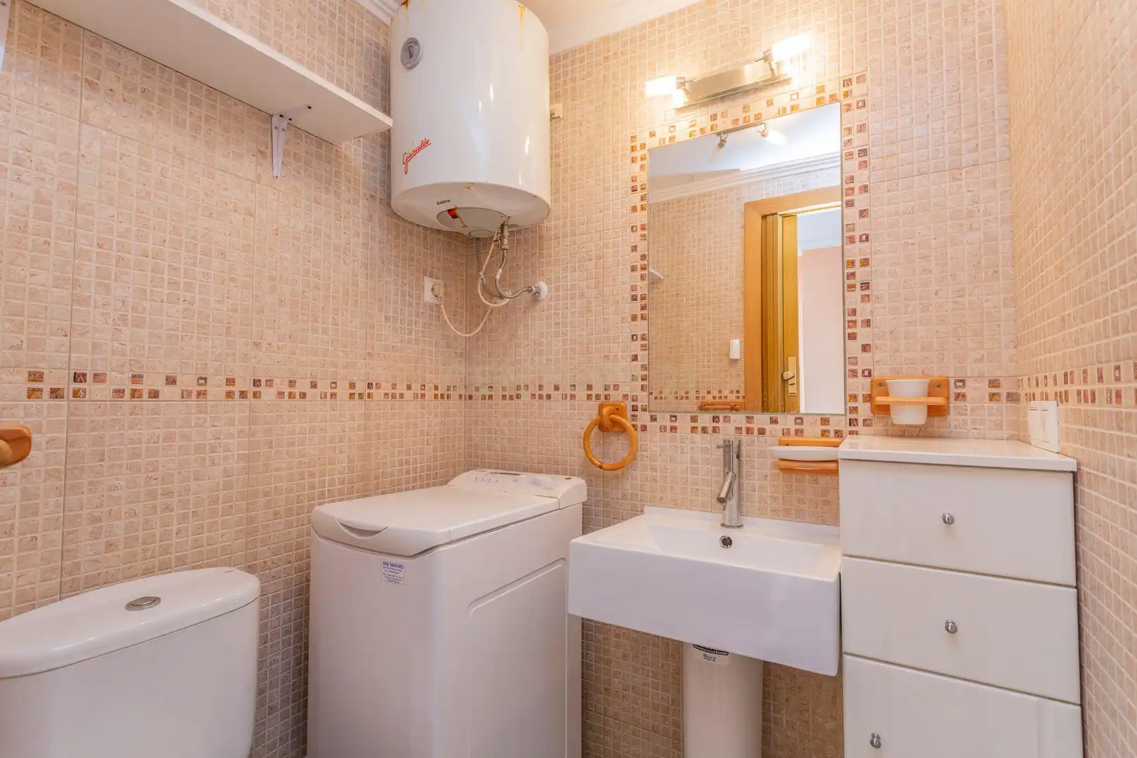 Baño de Casa adosada en venta en Torrevieja con Aire acondicionado y Trastero