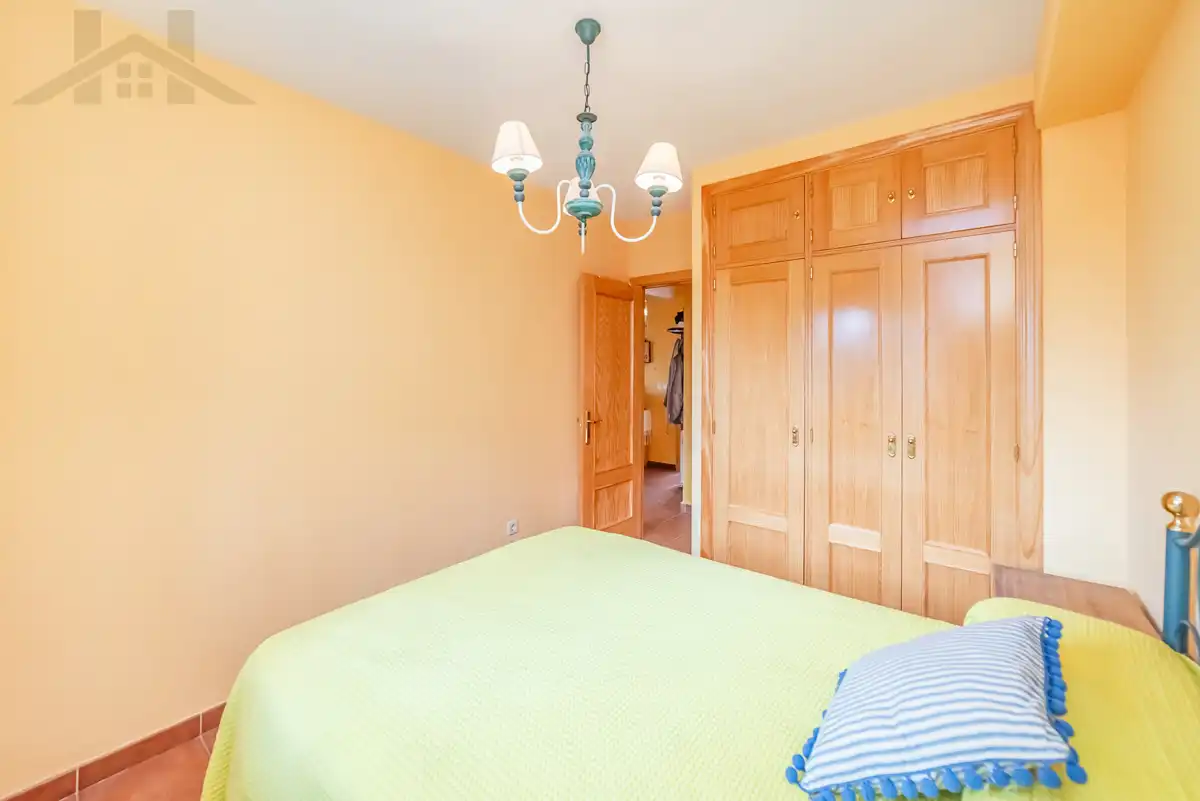 Dormitori de Casa o xalet en venda en Miraflores de la Sierra amb Calefacció, Jardí privat i Terrassa