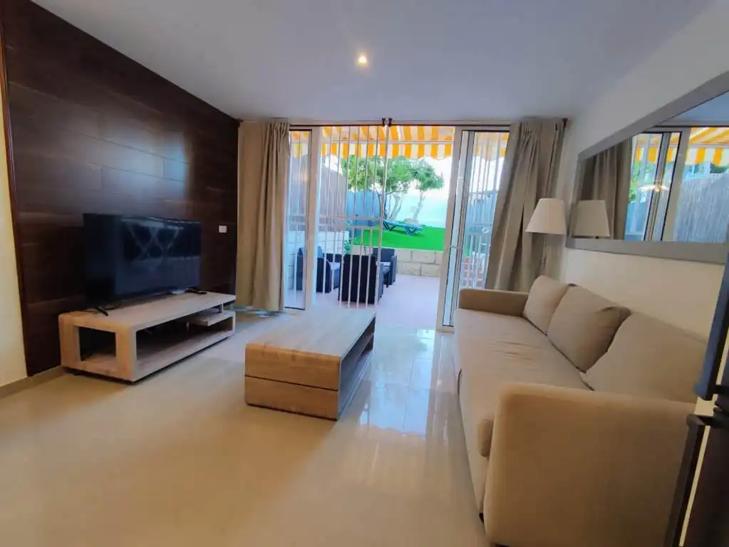 Wohnzimmer von Erdgeschoss zur Miete in Adeje mit Terrasse und Möbliert