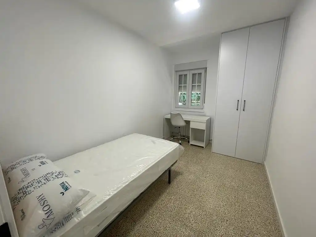 Flat for rent in Calle Ribera del Beiro, San Francisco Javier
