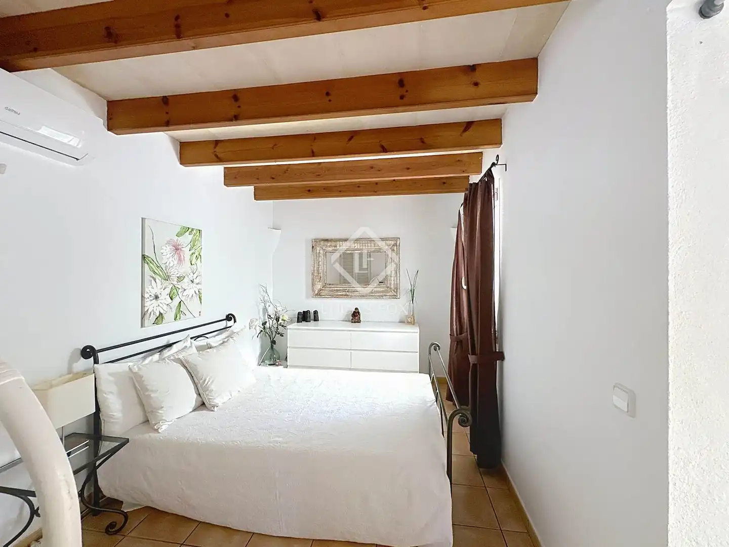 Dormitori de Finca rústica en venda en Sant Lluís amb Aire condicionat, Calefacció i Jardí privat