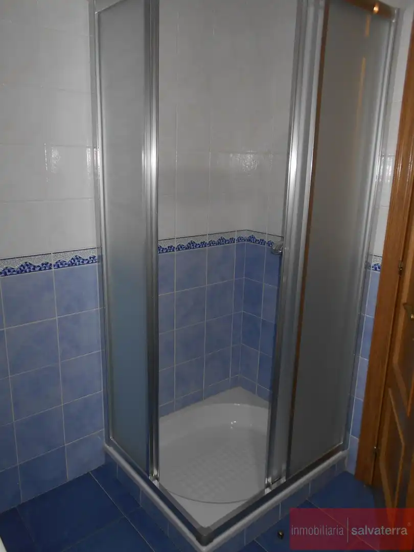 Baño de Piso de alquiler en As Neves   con Calefacción