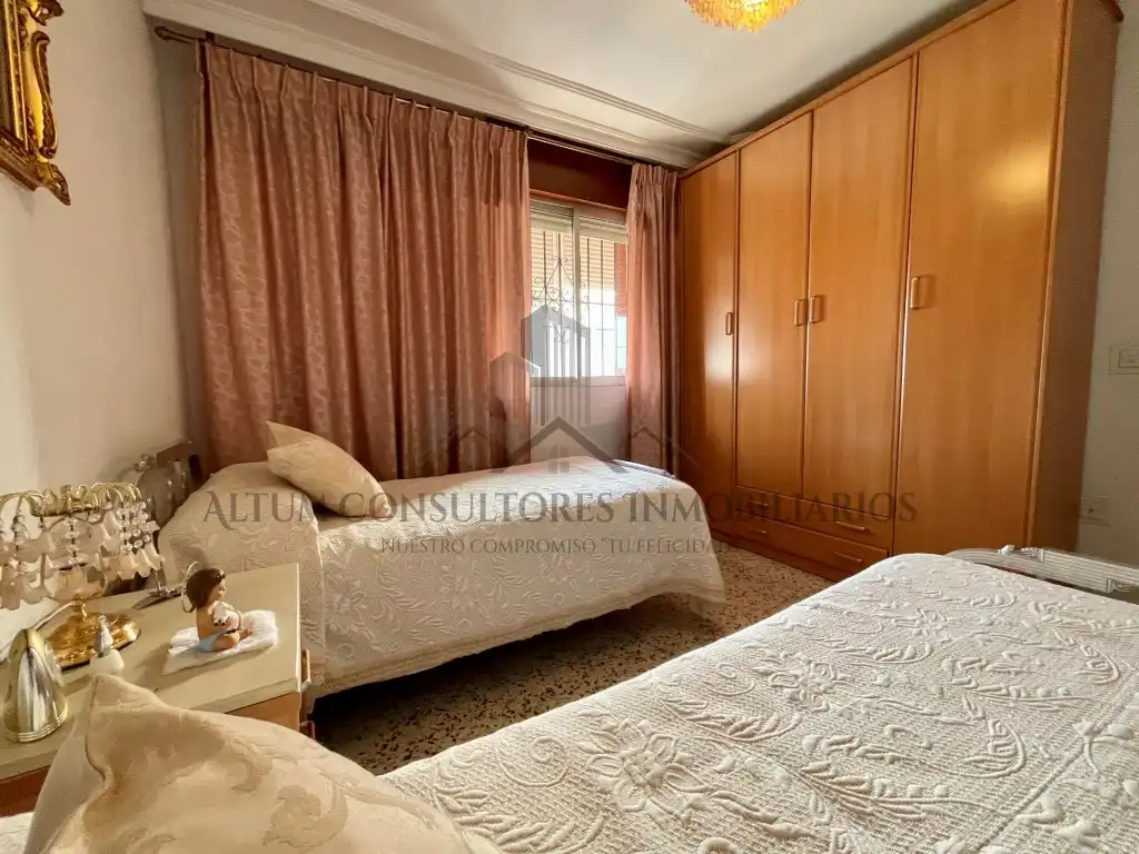 Bedroom of Flat for sale in Sevilla