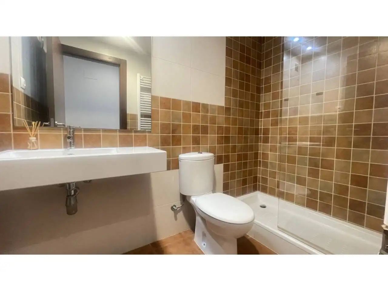 Bany de Apartament en venda en Terrassa amb Calefacció