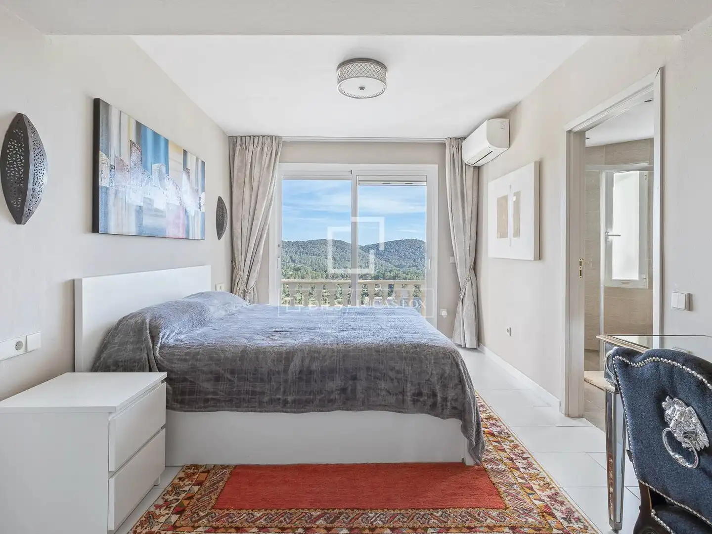 Bedroom of Houses for sale in Santa Eulària des Riu  with Air Conditioner, Heating and Private garden