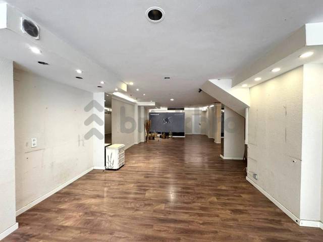 Local comercial en Alquiler en D'Esplugues en Centre