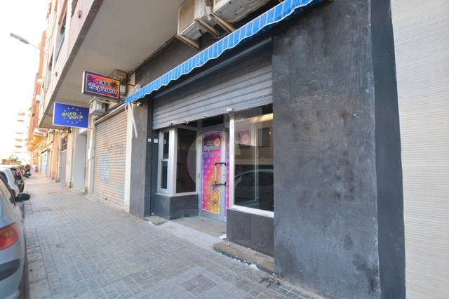 Local comercial en Venta en Tormos