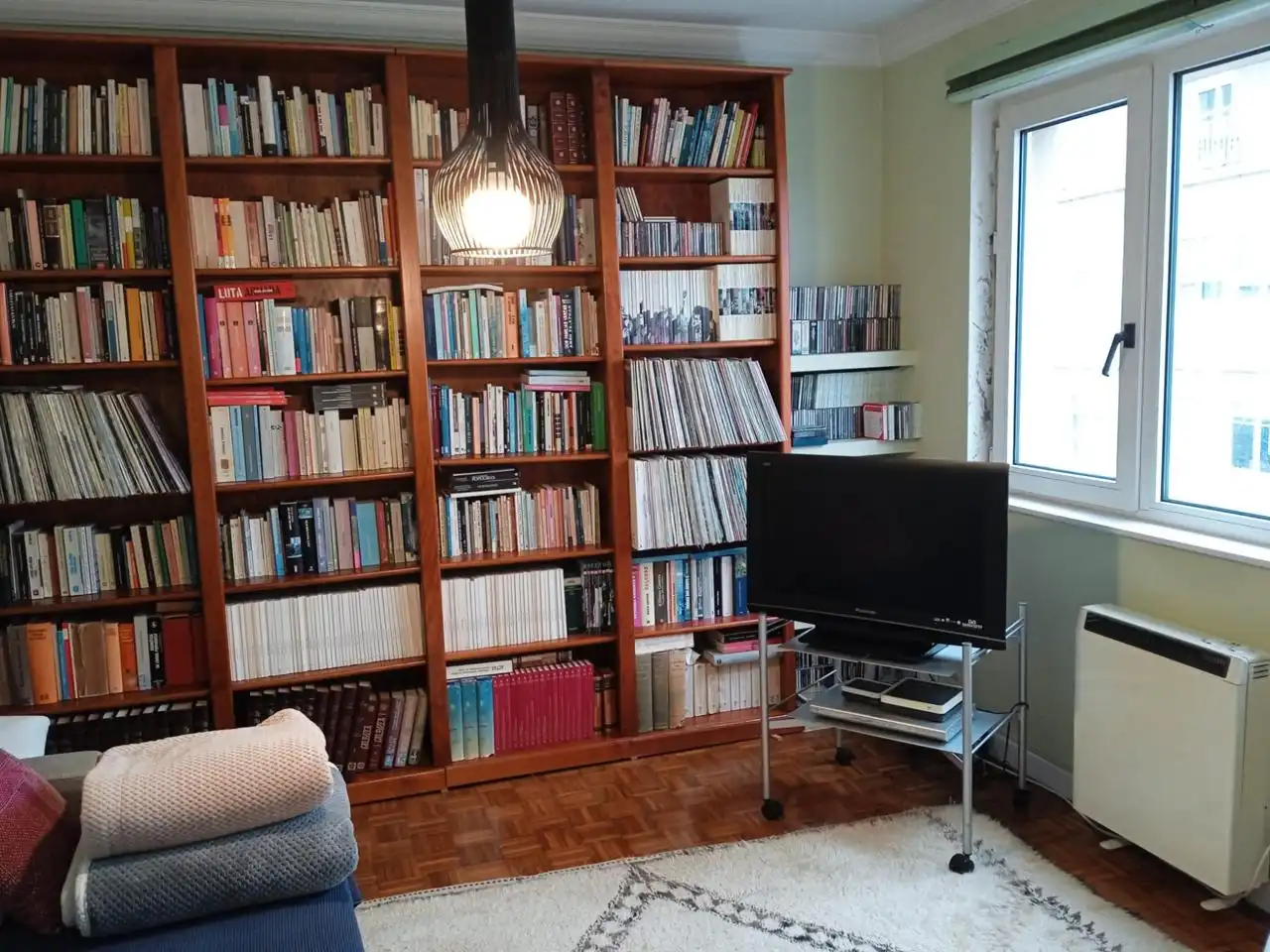 Sala d'estar de Pis en venda en Santiago de Compostela  amb Calefacció