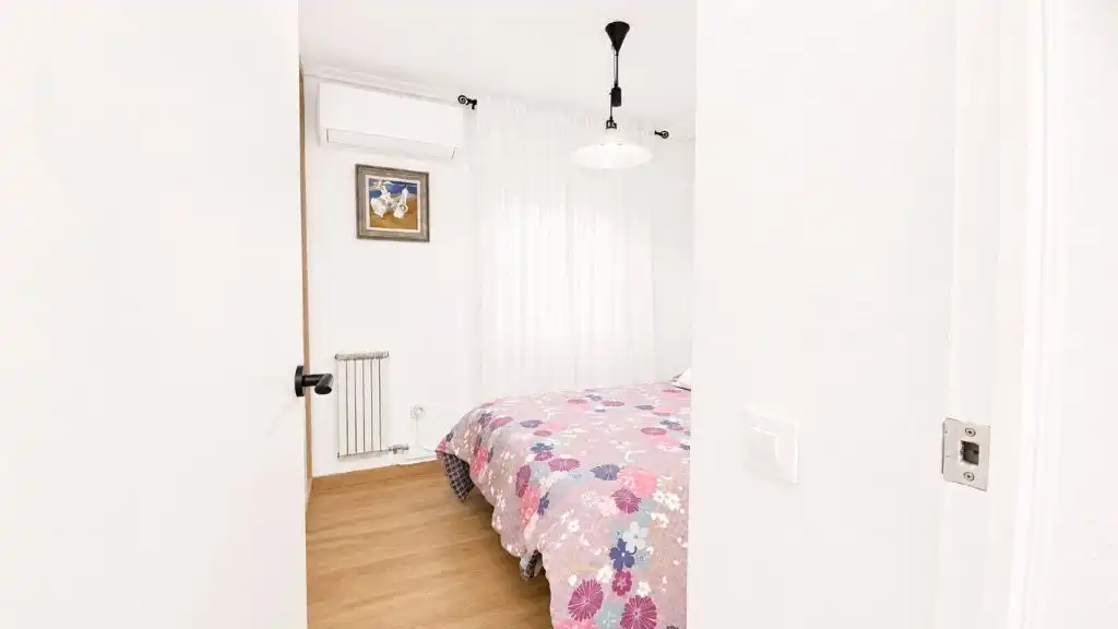 Dormitori de Casa o xalet en venda en Cadalso de los Vidrios amb Aire condicionat, Calefacció i Jardí privat