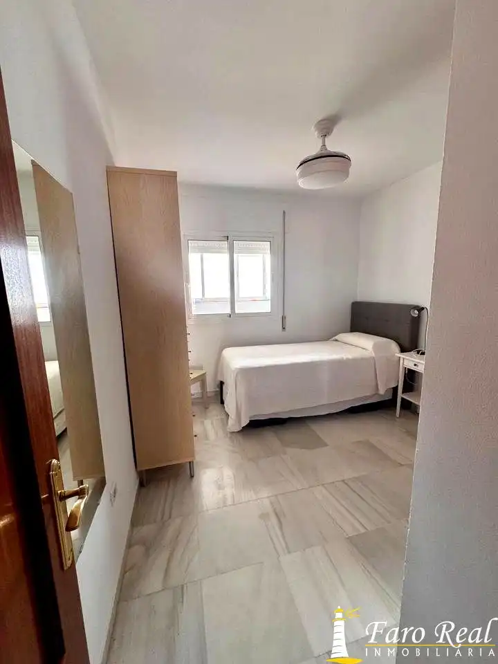 Dormitori de Àtic de lloguer en Sanlúcar de Barrameda amb Aire condicionat, Terrassa i Moblat