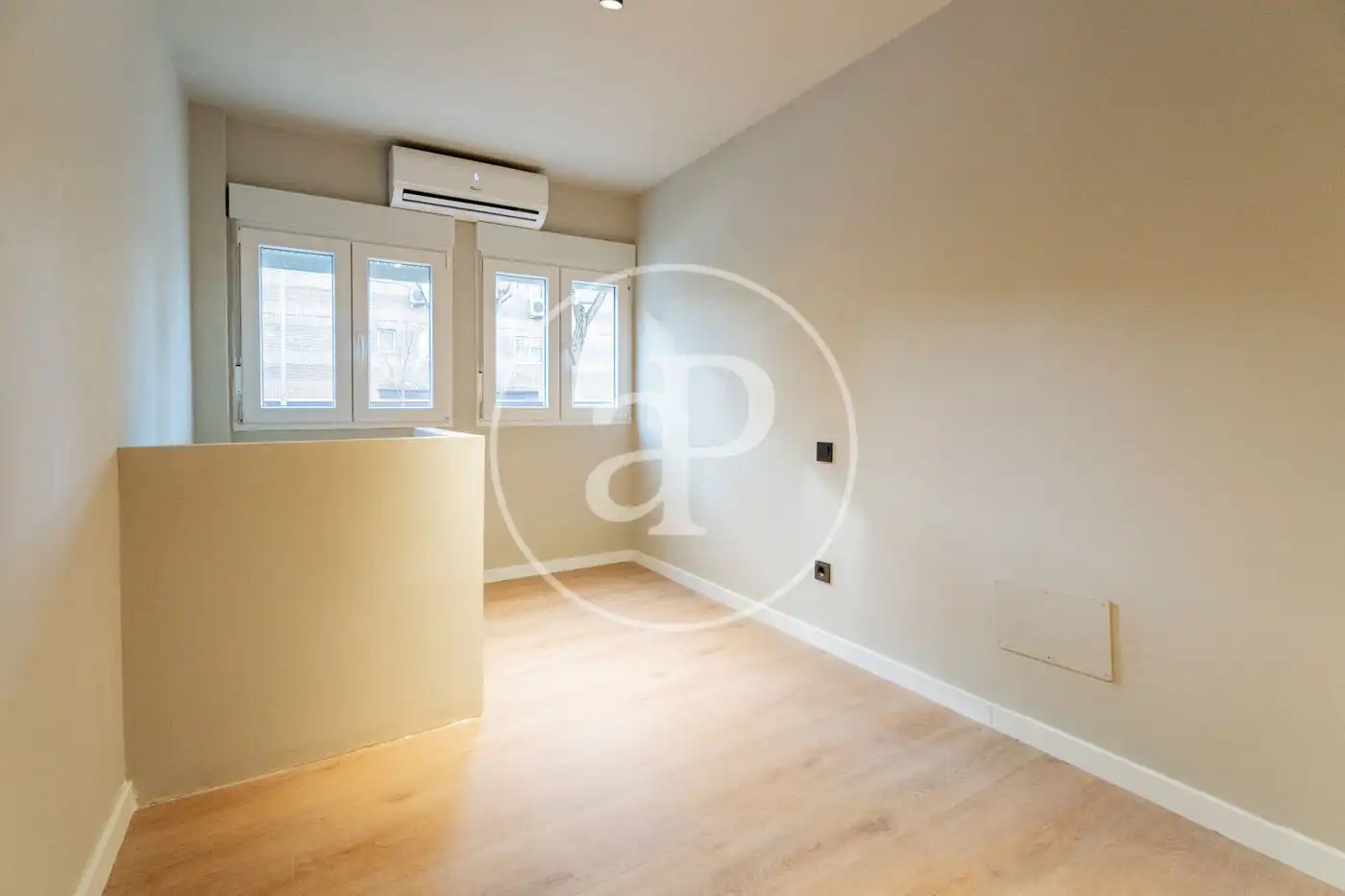 Flat for sale in Madrid  with Air Conditioner, Heating and Storage room