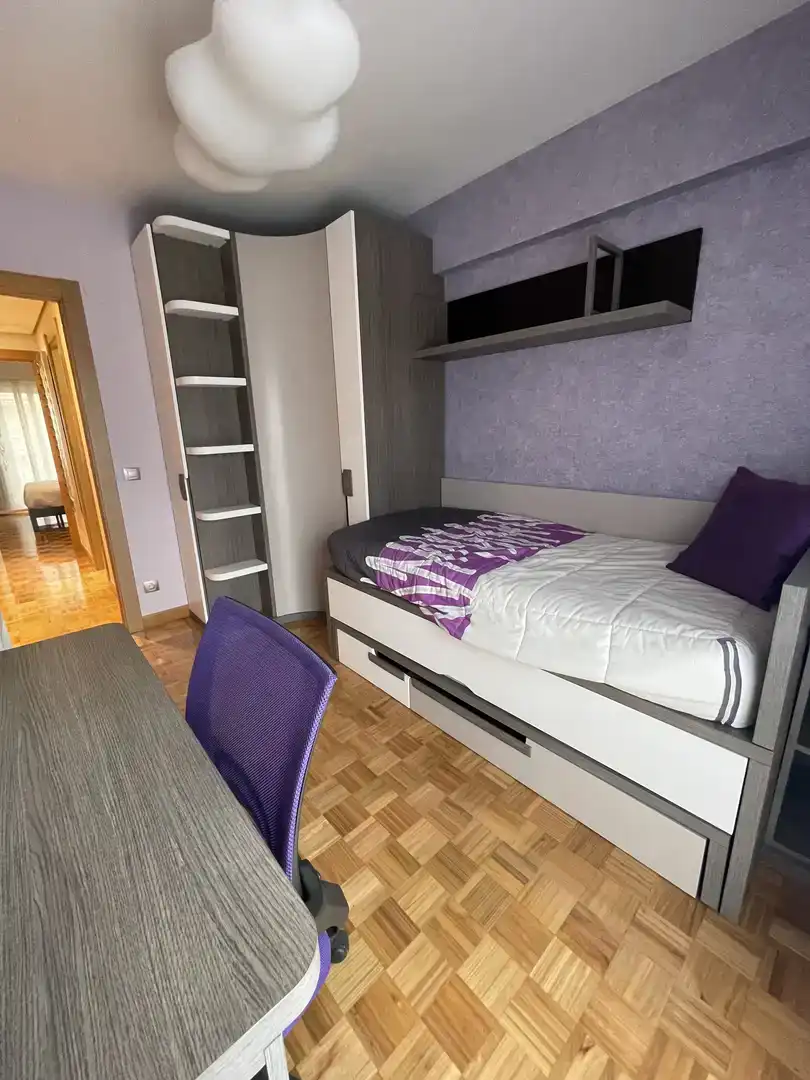 Schlafzimmer von Wohnung zur Miete in  Logroño mit Parkett, Möbliert und Balkon
