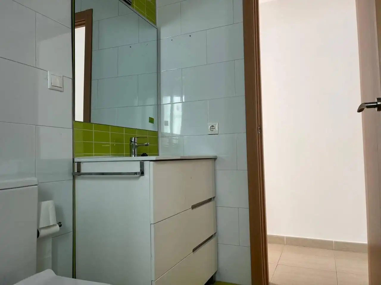 Badezimmer von Dachboden zum Verkauf in San Fernando mit Klimaanlage und Terrasse