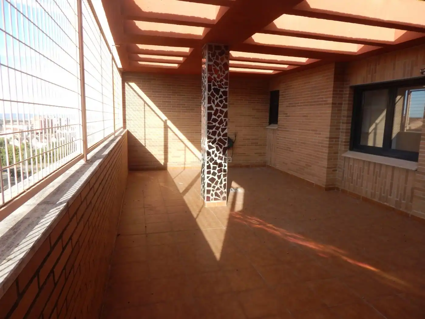 Àtic amb ascensor en venda a Calle Doñana 26