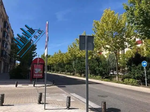 Außenansicht von Garage zum Verkauf in Leganés