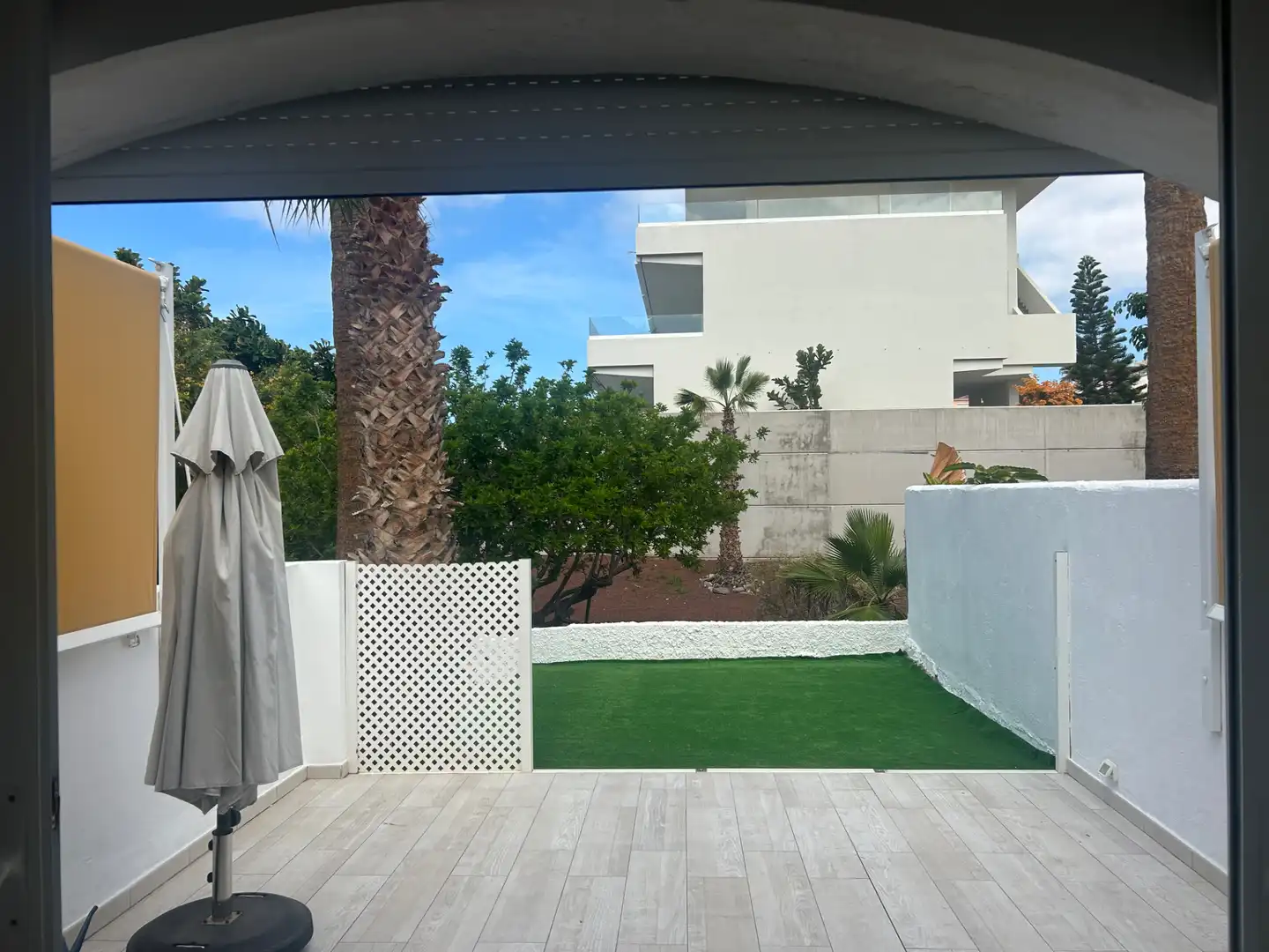 Terrasse von Erdgeschoss zum Verkauf in Adeje mit Terrasse, Ofen und Waschmaschine