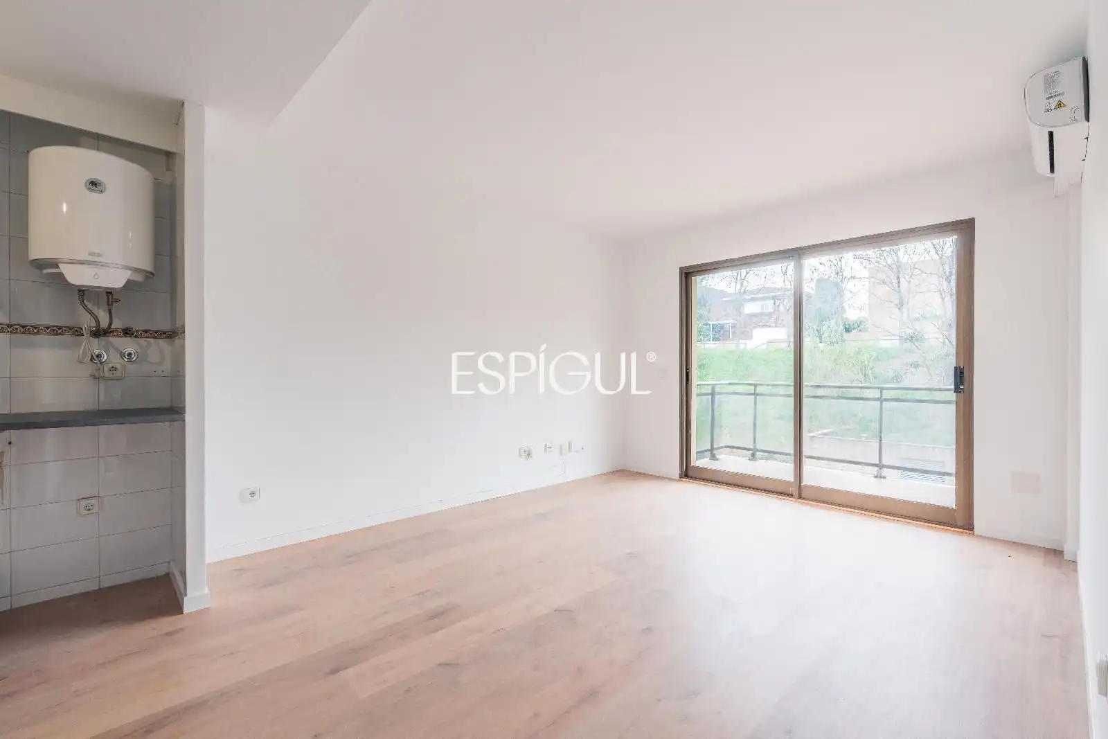 Sala de estar de Piso en venta en Girona con Aire acondicionado, Parquet y Terraza