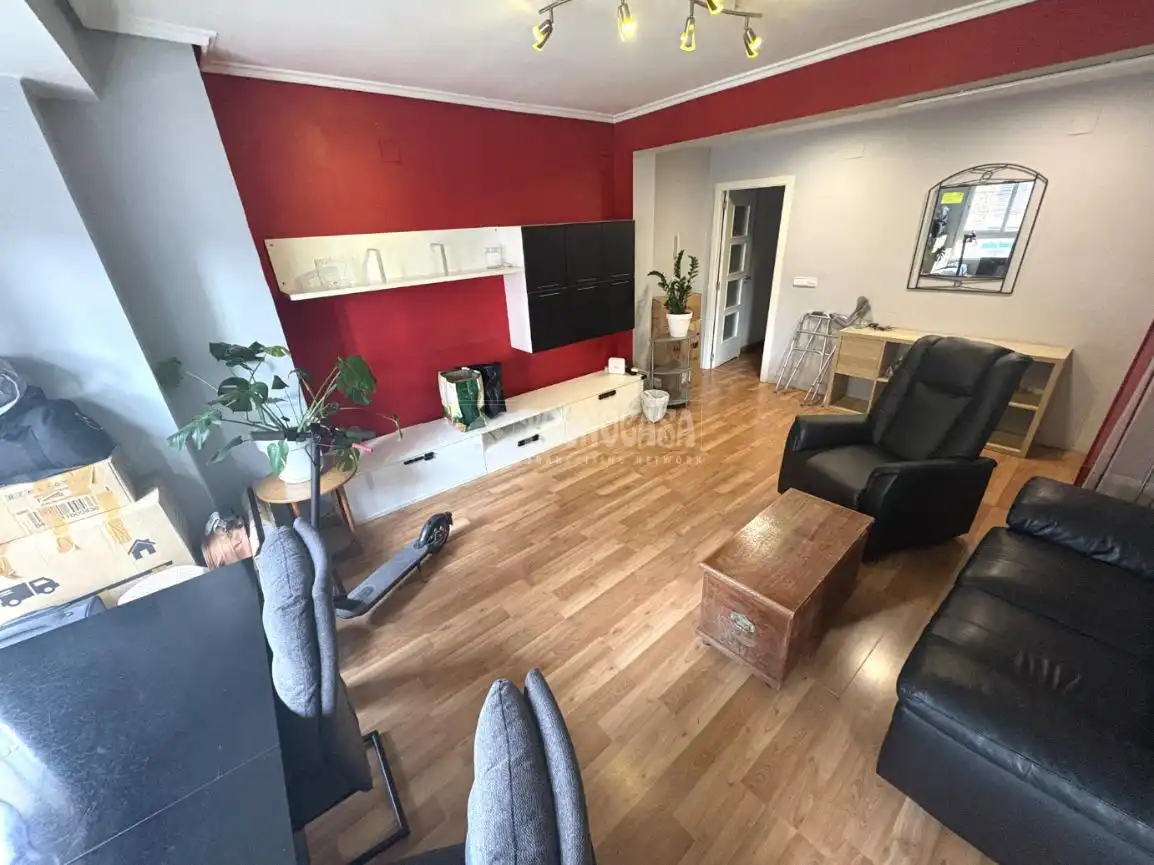 Sala d'estar de Pis en venda en Burjassot amb Parquet