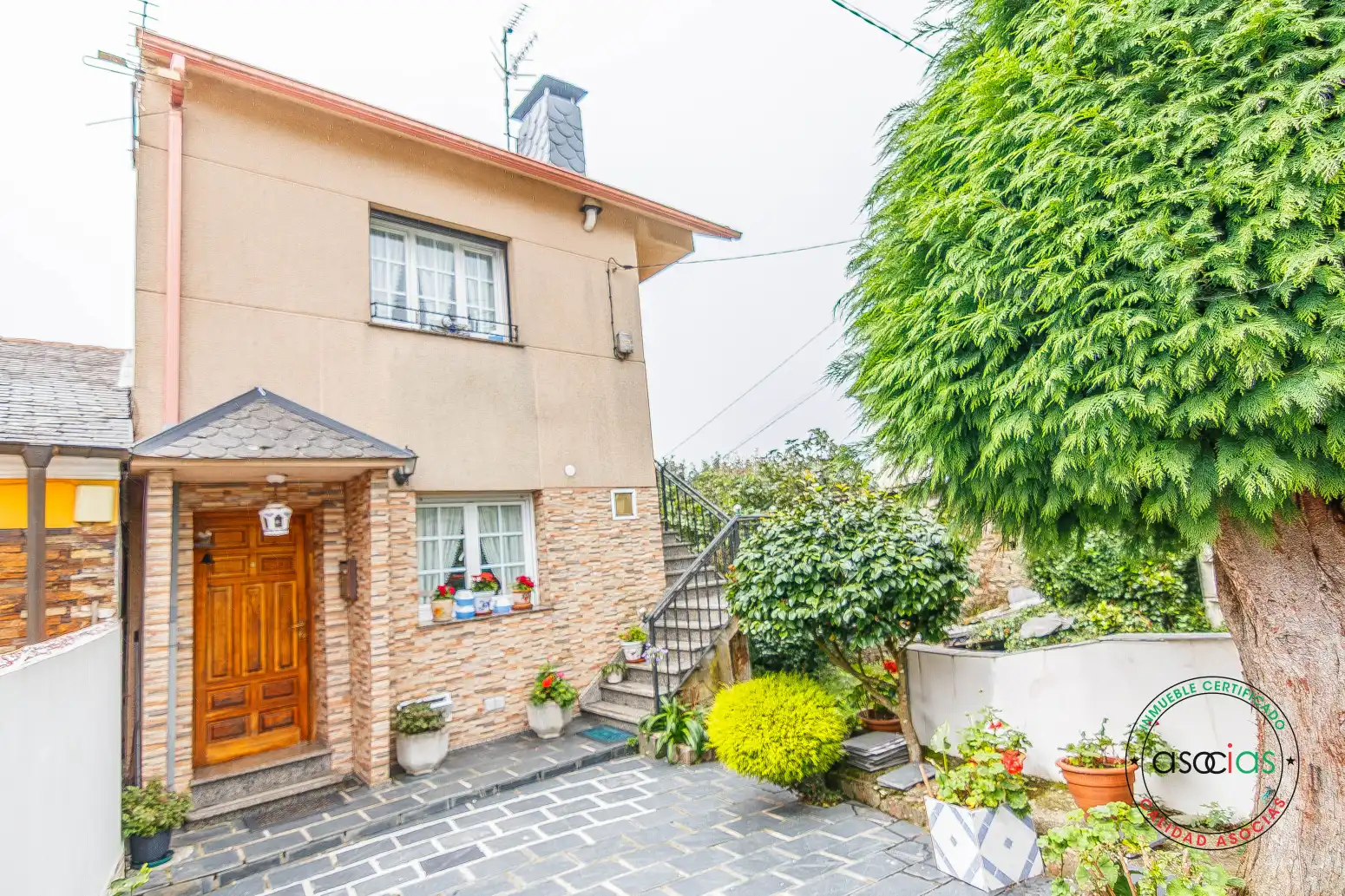 Casa bifamiliare con giardino in vendita a Boal - LG ROZADAS 66