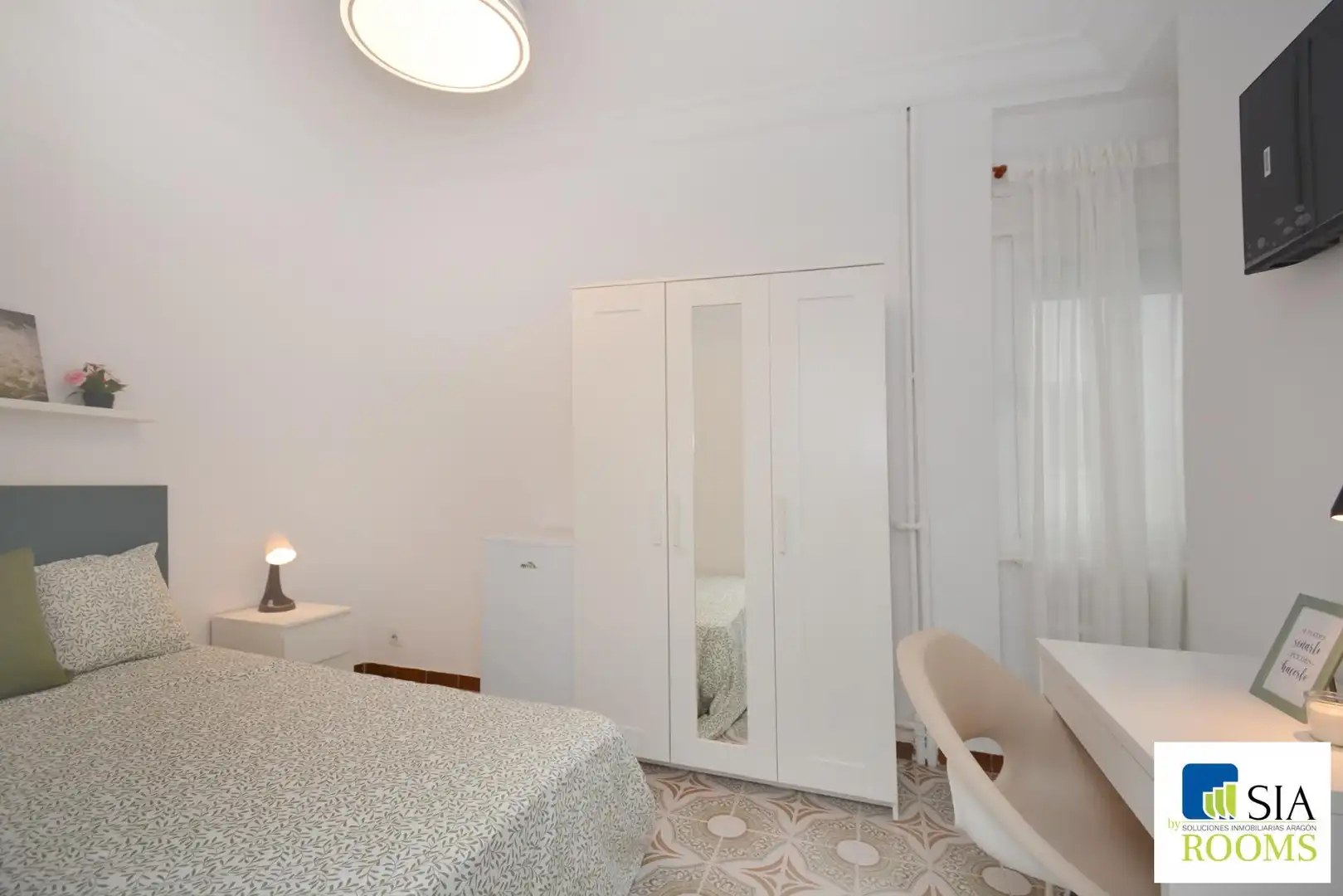 Habitación de Piso para compartir en Zaragoza con Calefacción, Terraza y Amueblado