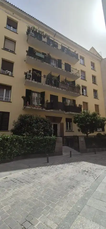 Piso en venta en De Los Señores De Luzón, 4, Palacio