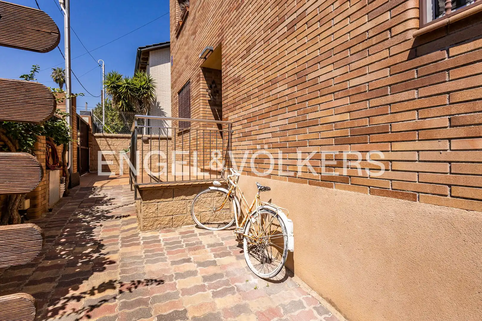 Vista exterior de Casa o chalet en venta en Viladecans con Calefacción, Jardín privado y Terraza