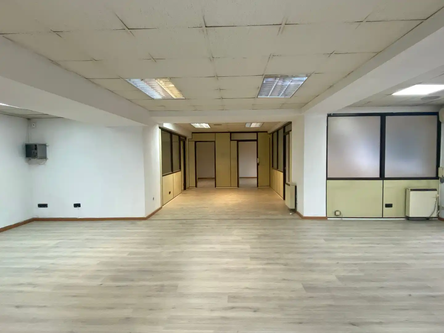Oficina de lloguer a Avenida Reyes Católicos, imagen 5