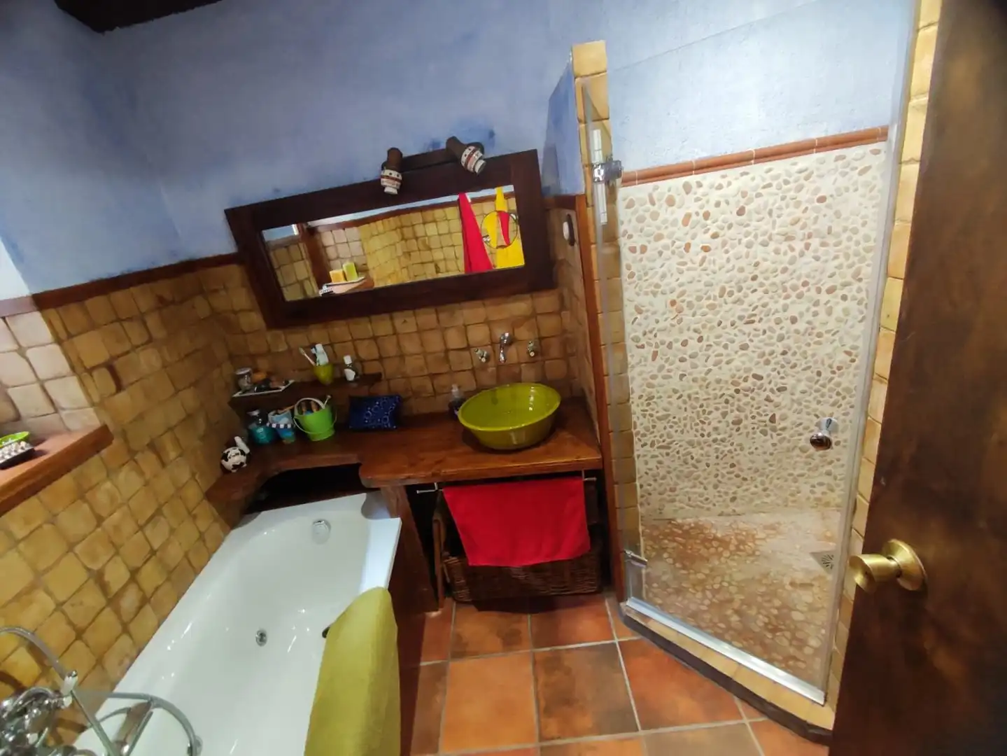 Baño de Finca rústica en venta en Lascuarre con Amueblado